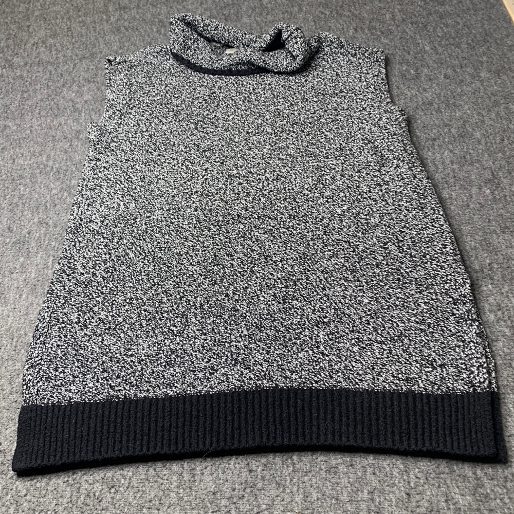 Loft Turtleneck Sleeveless Sweater Size Small